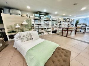 La zona de la tienda donde está de la ropa de cama.