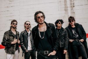 La banda Ultraligera: (de izquierda a derecha) Coque, Santi, Gisme, Martín y Kash. Foto de @Sara Irazábal